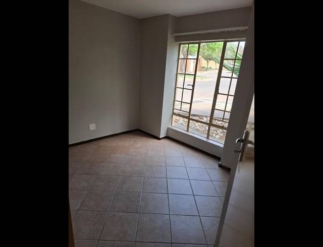 2 BEDROOM PROPERTY TO RENT IN MOOIKLOOF RIDGE ESTATE